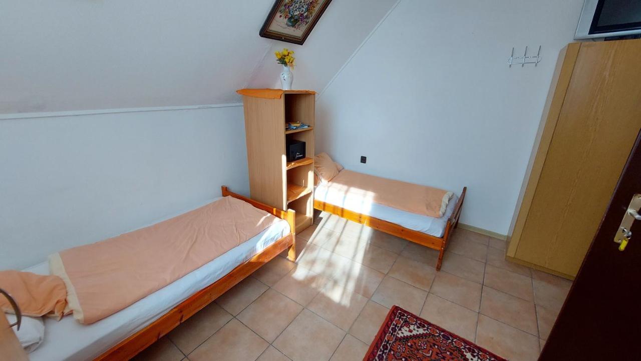 Hostal Pihenes A Malomtonal Privat Berlemeny Tapolca Exterior foto